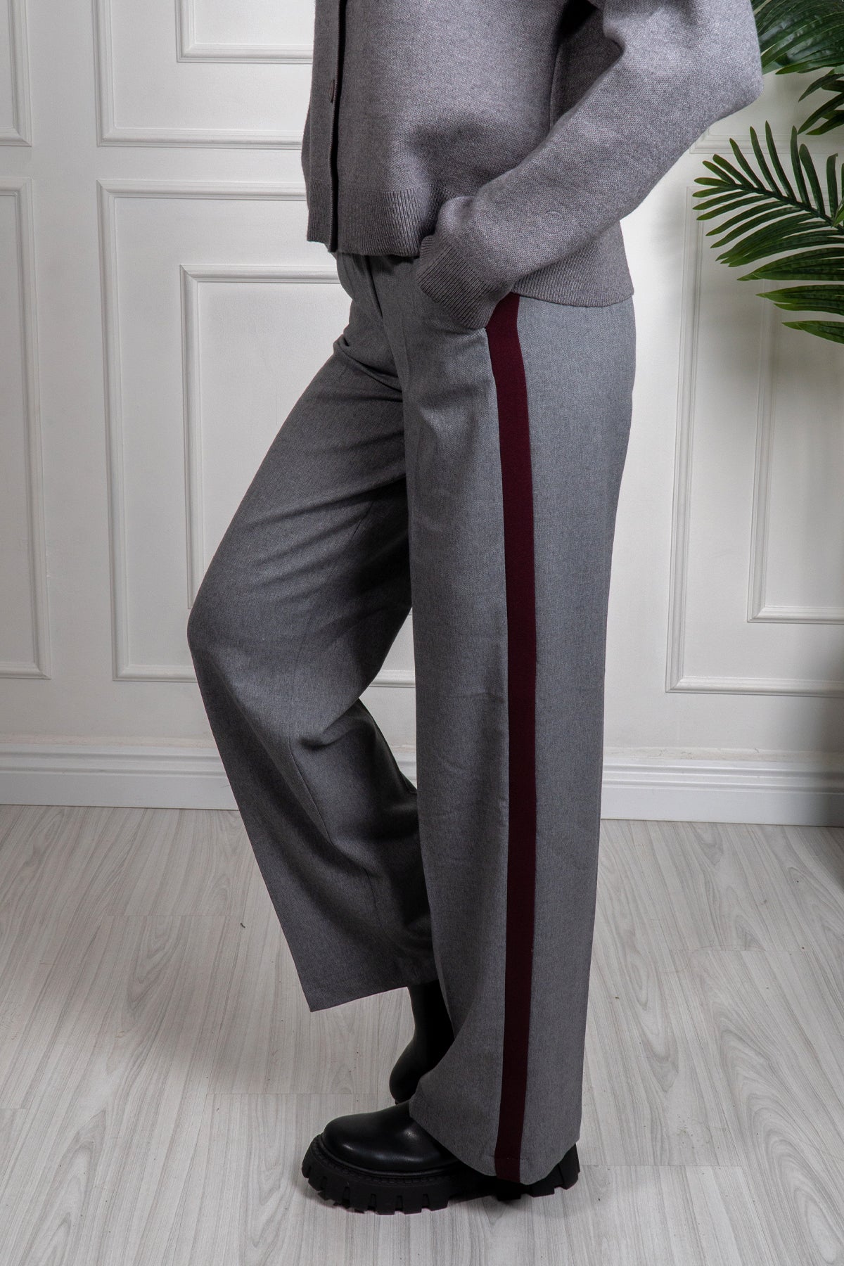 Şerit Detaylı Pantolon