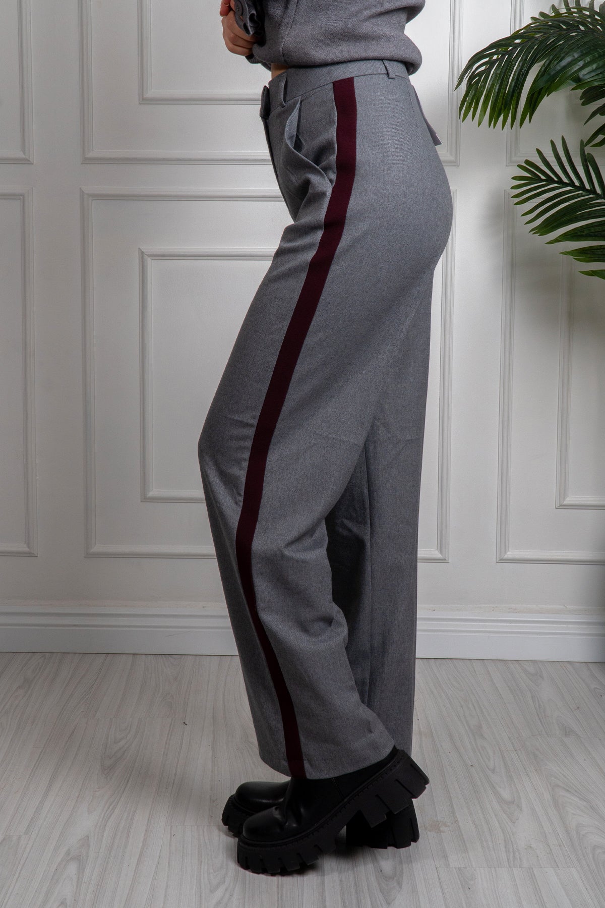 Şerit Detaylı Pantolon
